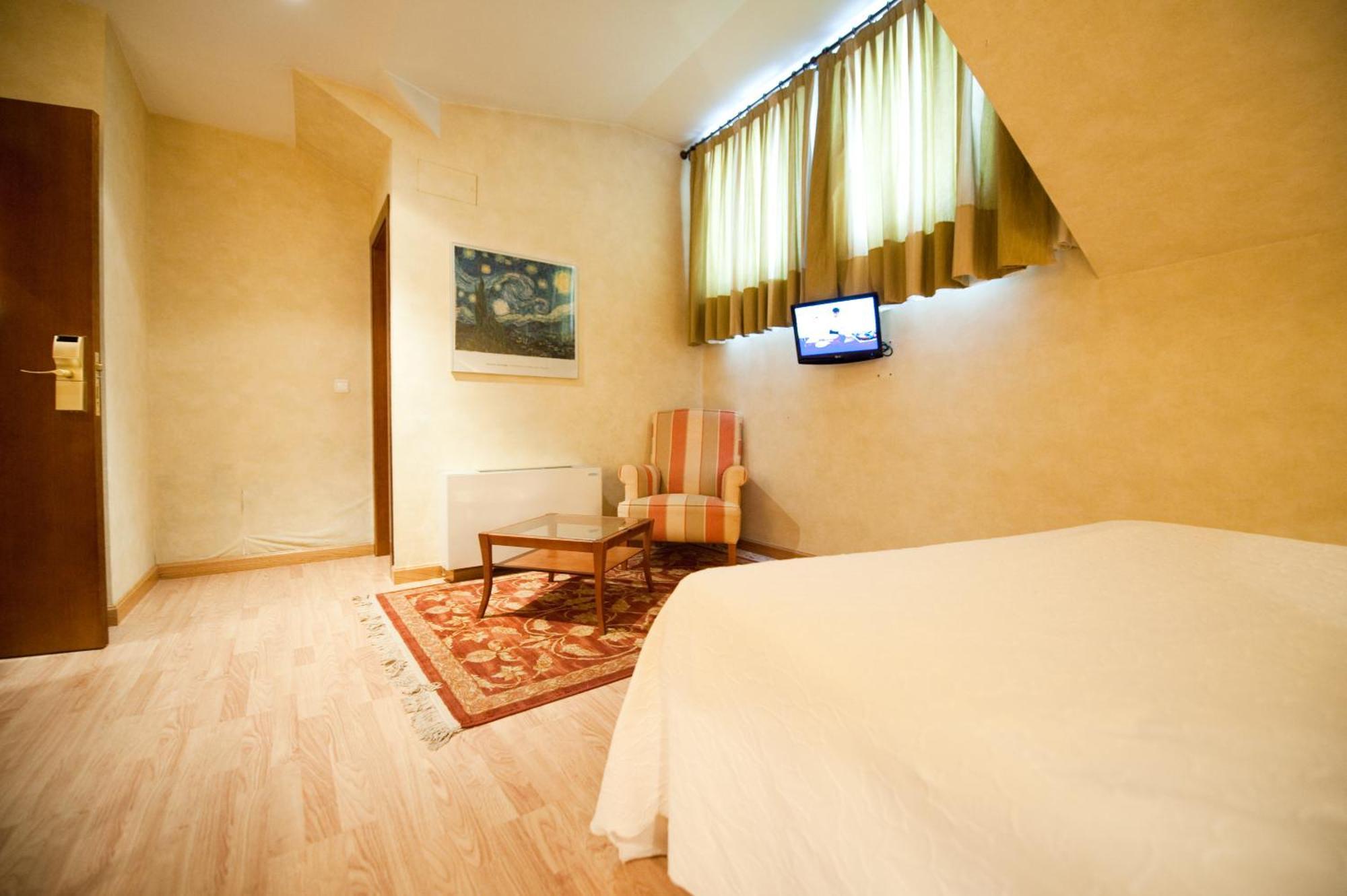 Hotel Cordon Бургос Экстерьер фото